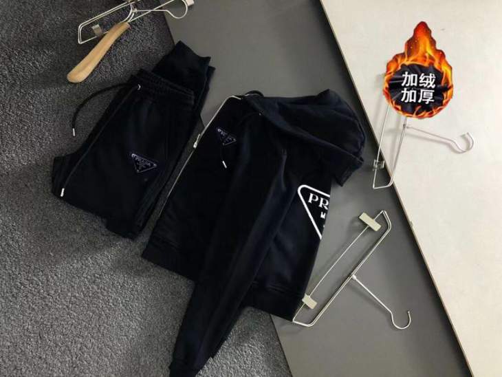 Picture of Prada Sweater Suits _SKUPradaM-4XLkdtn18642157